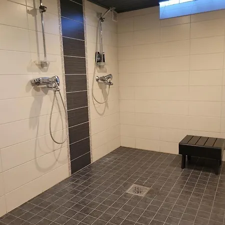 Pioni Apartment *